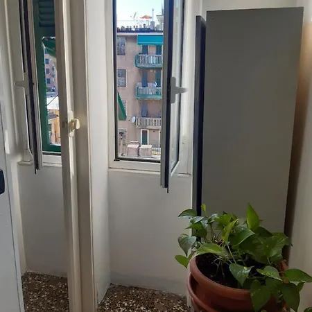 Elena Nocleg ze śniadaniem Genua